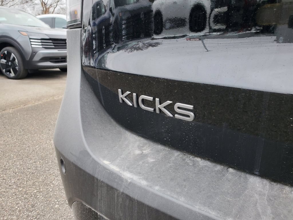 New 2026 Nissan Kicks SR w/ Cold Weather Package AWD/4WD image 7