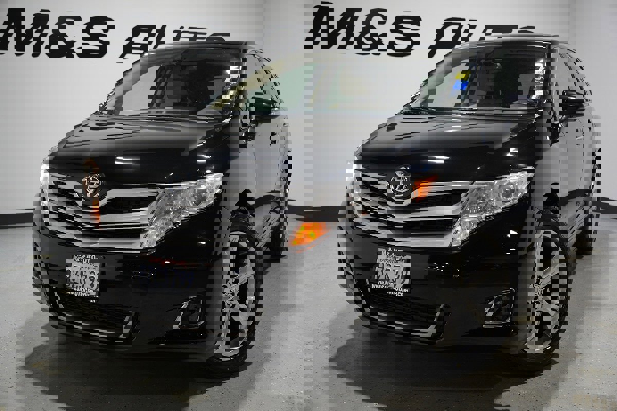 Used 2015 Toyota Venza XLE w/ XLE Premium Package image 2