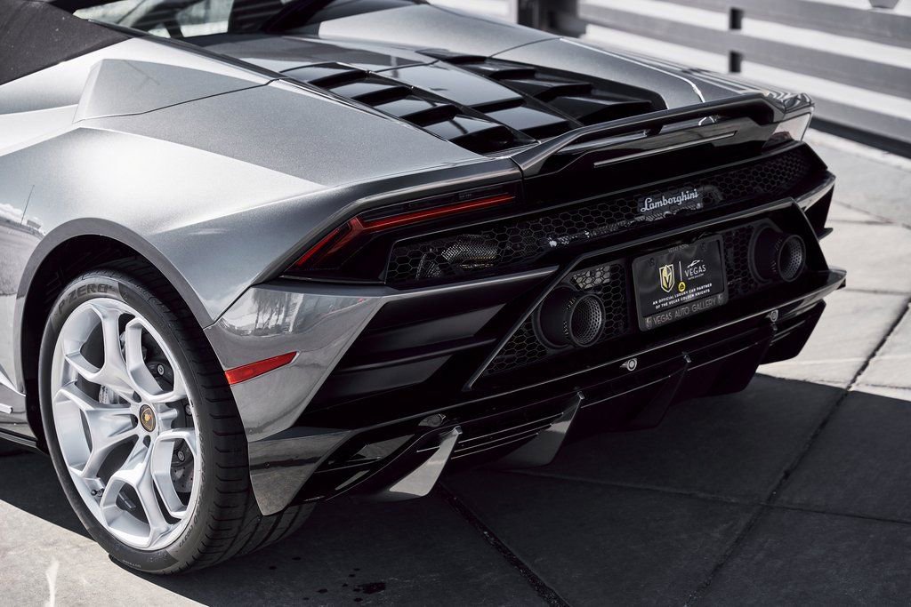 Used 2024 Lamborghini Huracan EVO AWD/4WD image 12