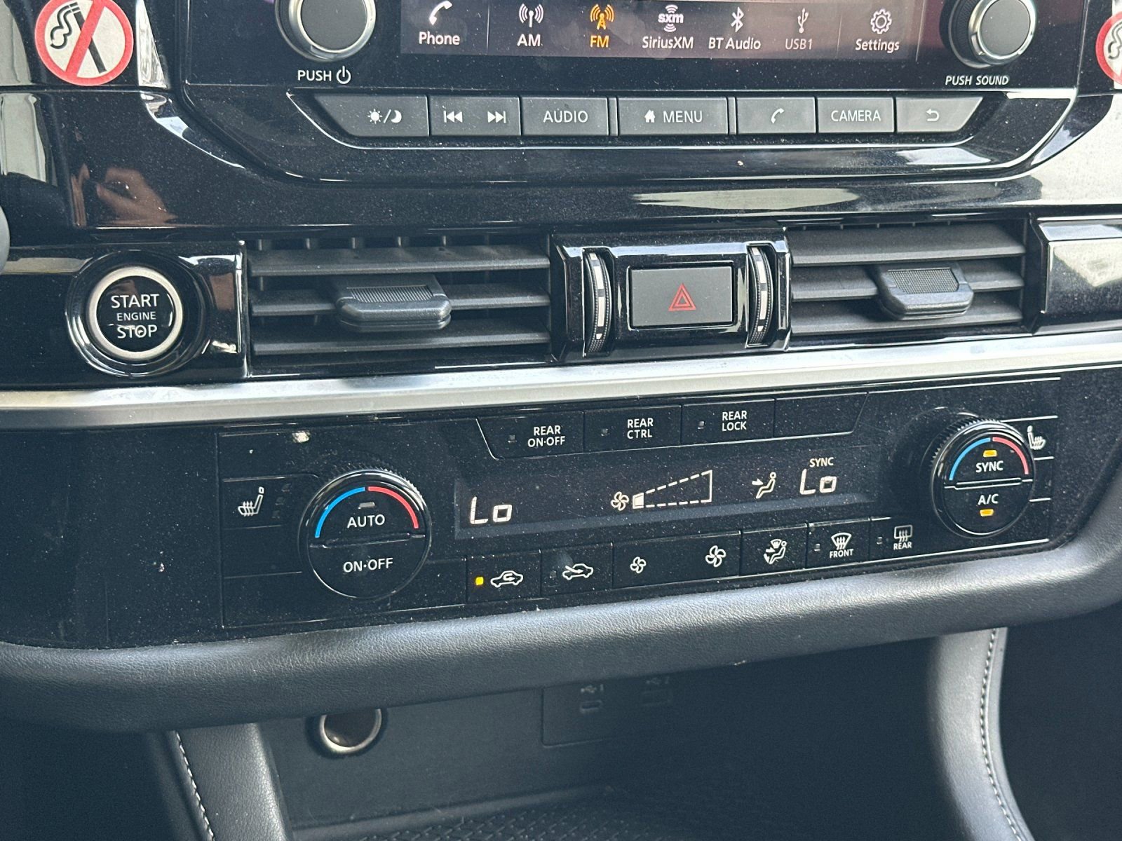 Used 2024 Nissan Pathfinder SV image 19