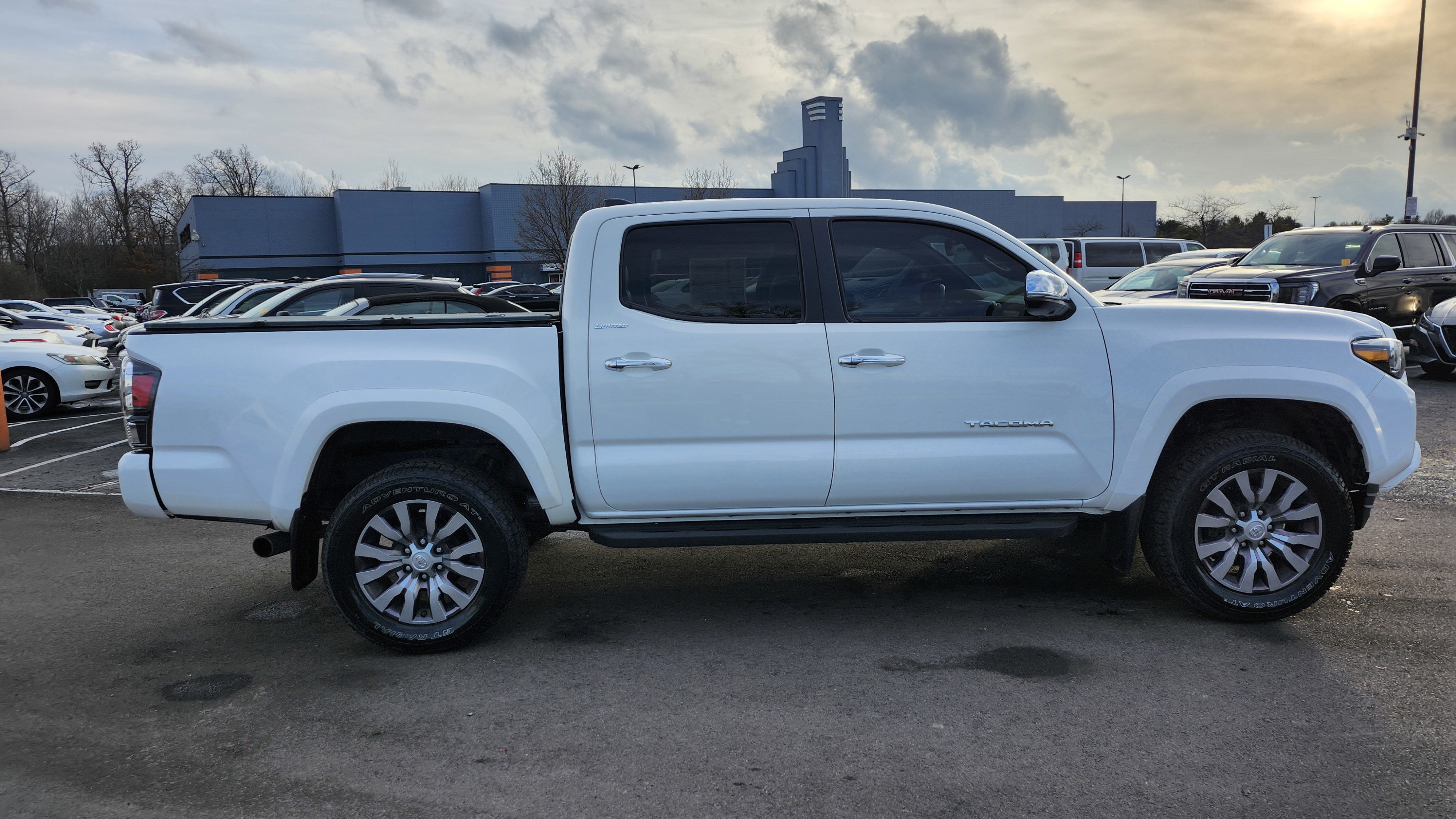 Used 2020 Toyota Tacoma Limited image 21