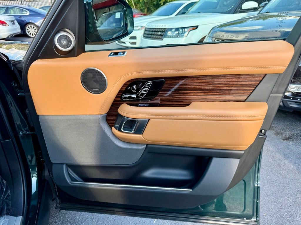 Used 2018 Land Rover Range Rover Autobiography image 19