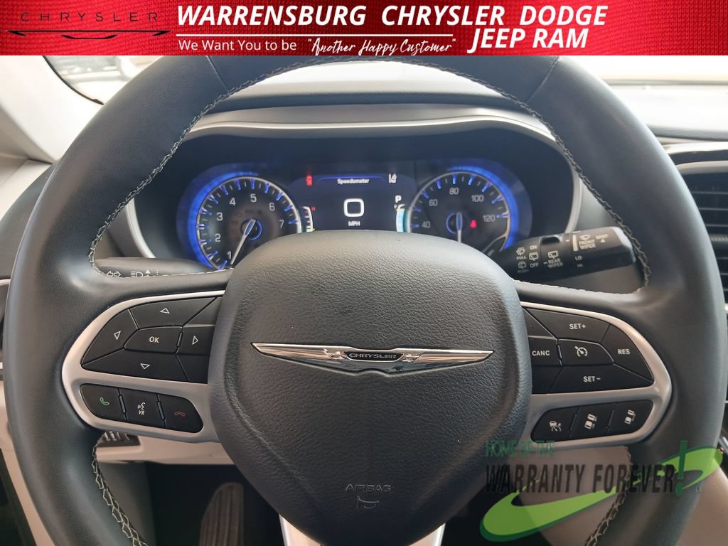 Used 2022 Chrysler Pacifica Touring-L FWD image 21