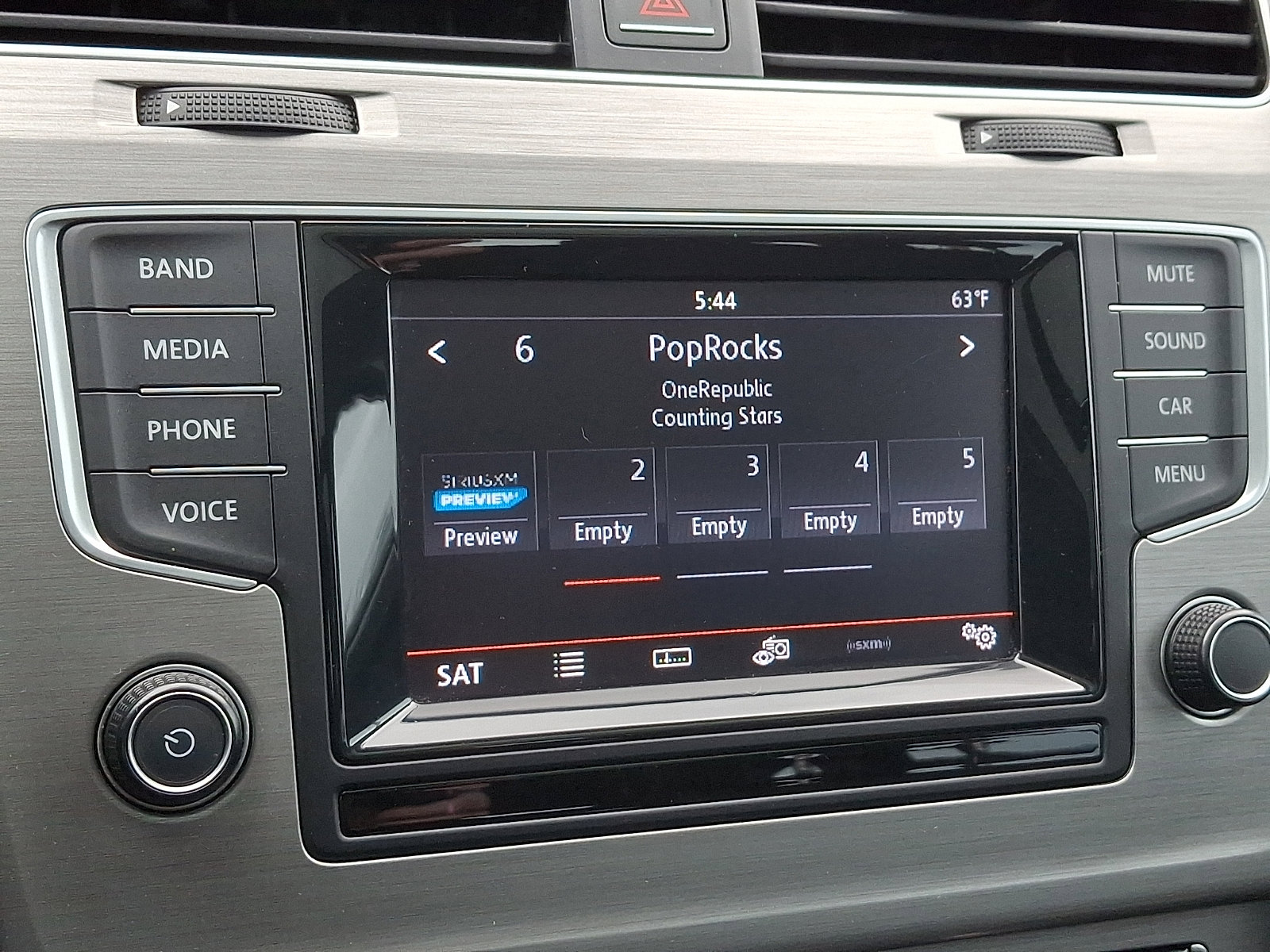 Used 2015 Volkswagen Golf TDI SE image 17