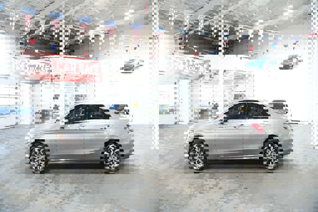 Used 2015 Mercedes-Benz C 300 4MATIC Sedan image 6