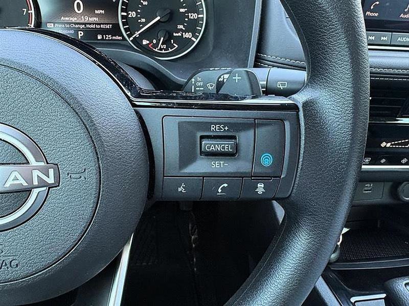 Used 2022 Nissan Rogue SV FWD image 27