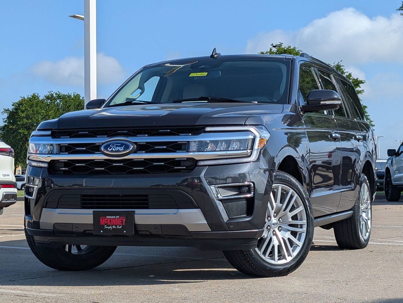 Used 2024 Ford Expedition Limited image 1