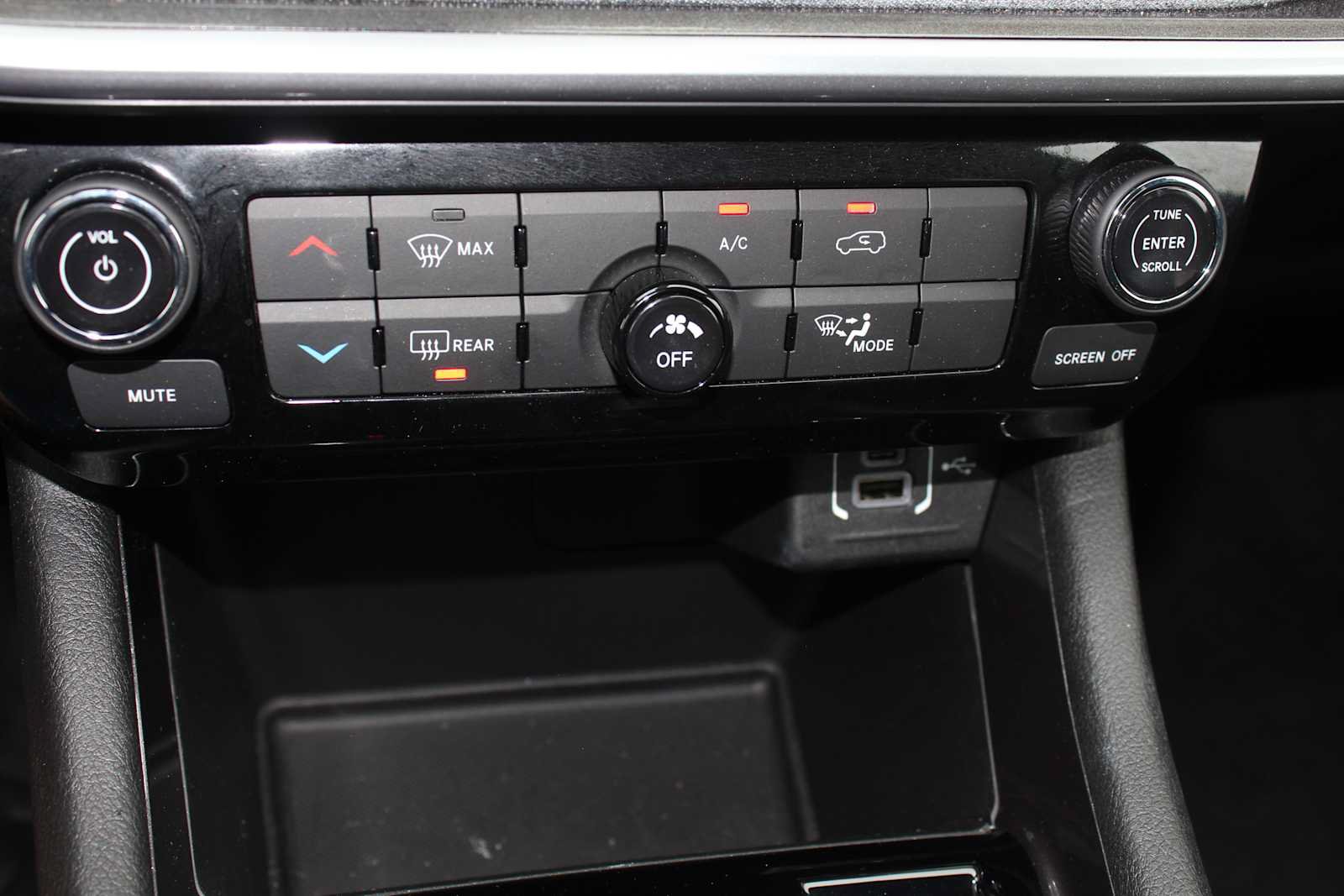 Used 2025 Jeep Compass Sport AWD/4WD image 41