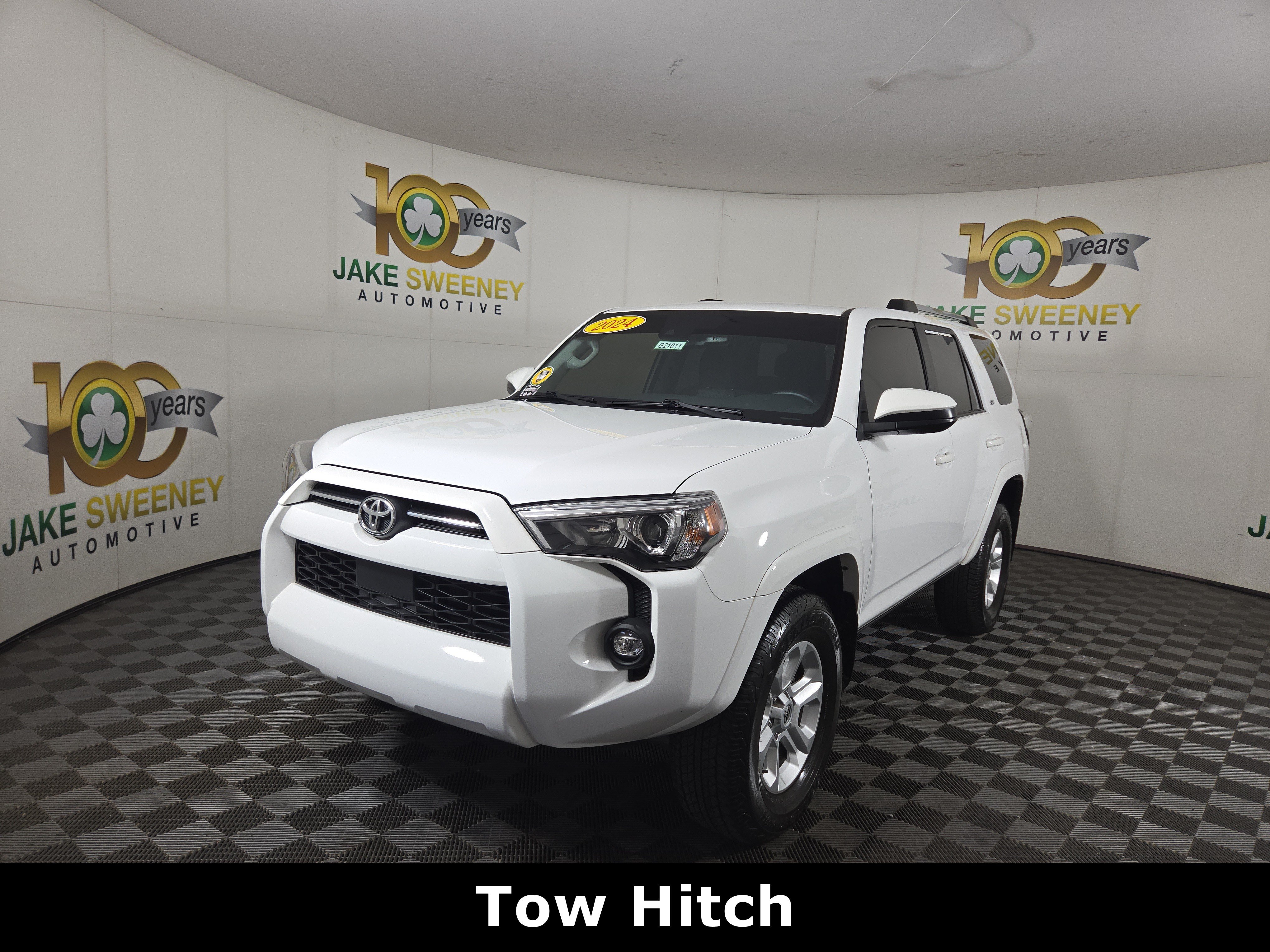 Used 2024 Toyota 4Runner SR5 AWD/4WD image 3