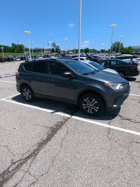 Used 2016 Toyota RAV4 LE FWD image 9