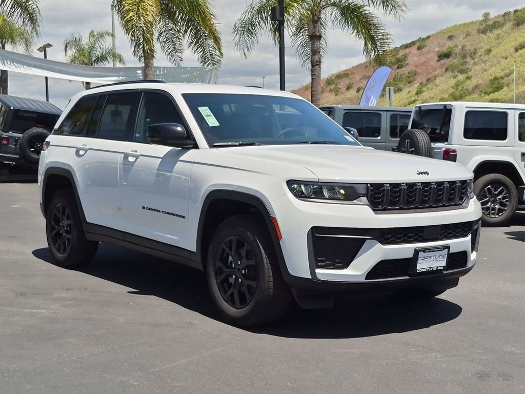 New 2026 Jeep Grand Cherokee Altitude RWD image 3