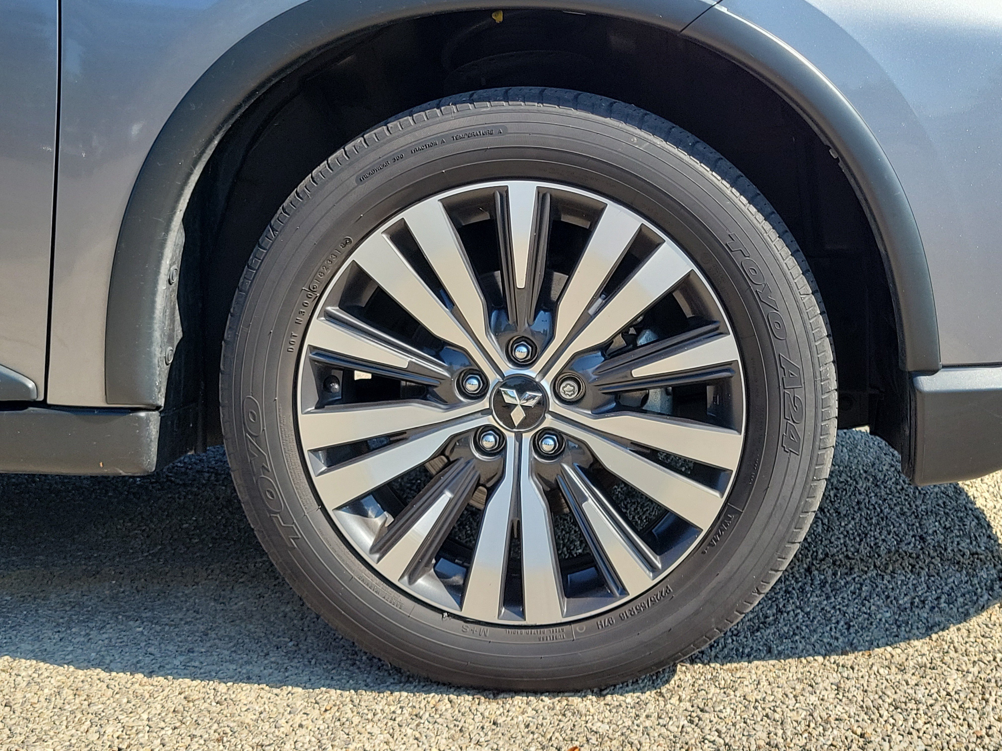 Used 2019 Mitsubishi Outlander LE AWD/4WD image 5