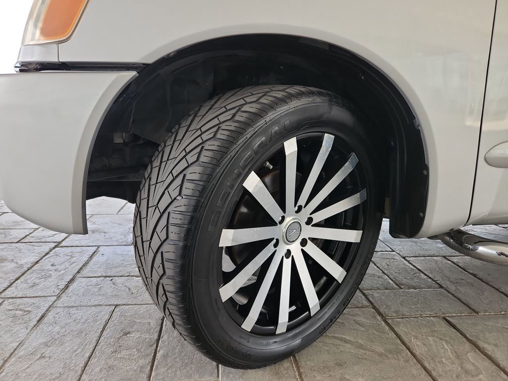 Used 2012 Nissan Titan SV image 29