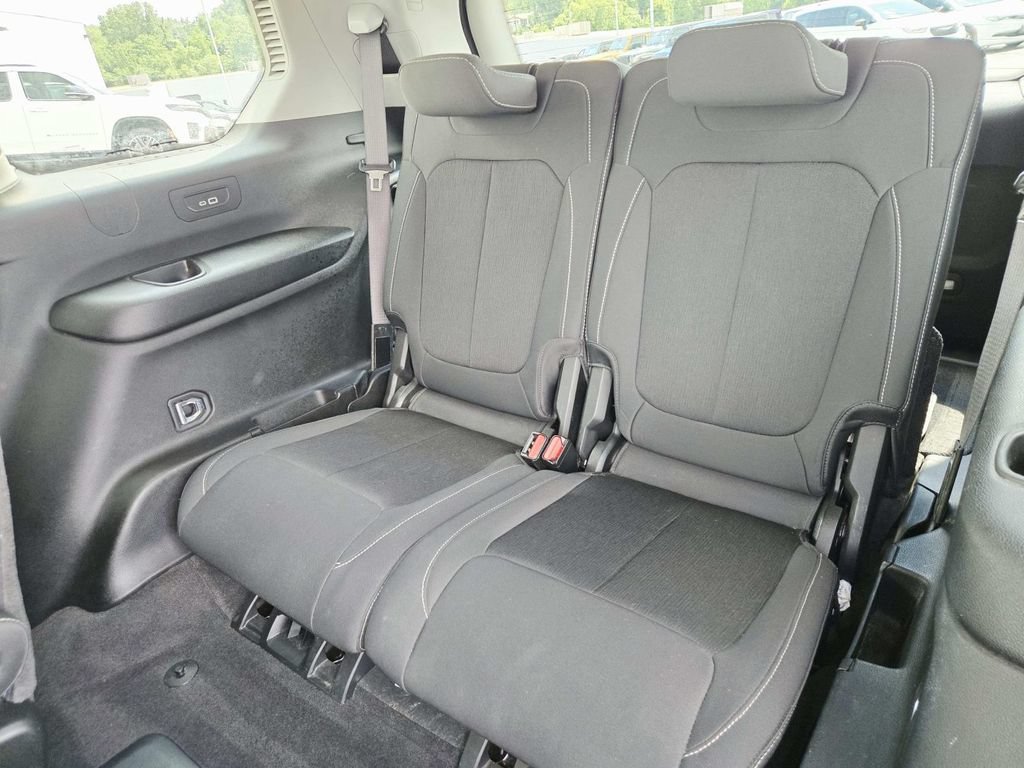 Used 2021 Jeep Grand Cherokee L Laredo w/ Luxury Tech Group I AWD/4WD image 13