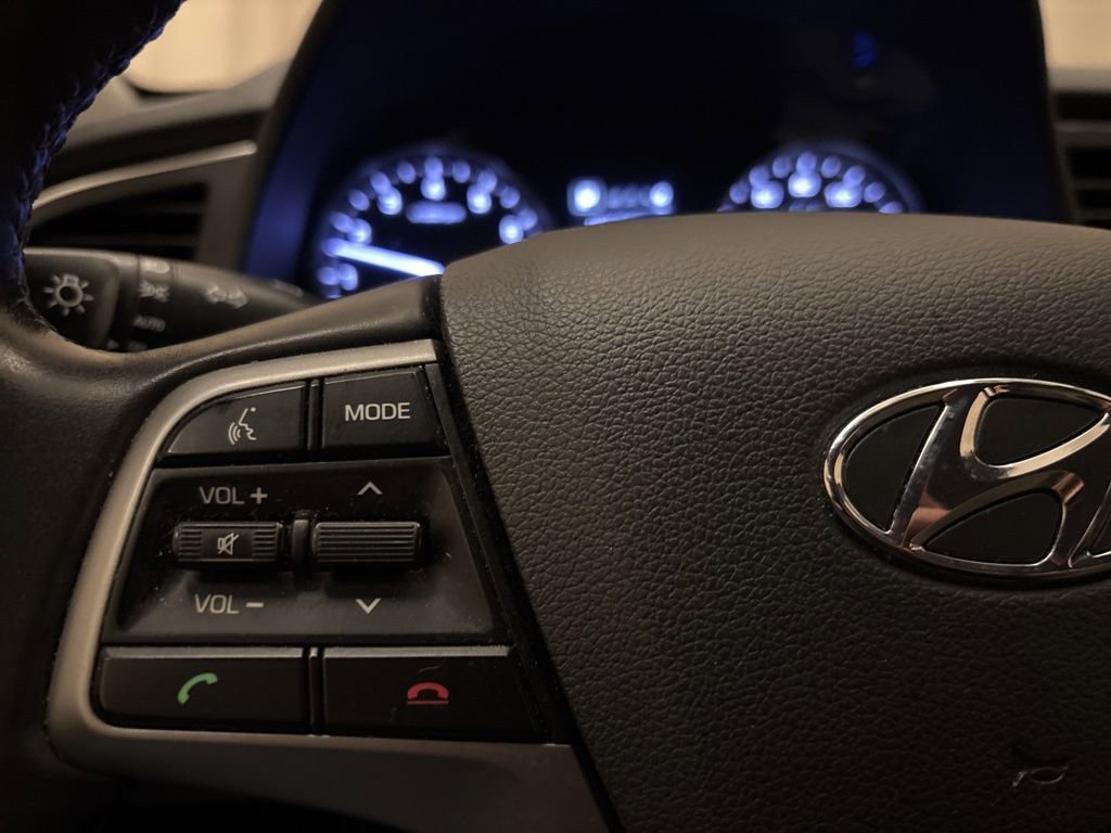 Used 2017 Hyundai Elantra Limited image 16