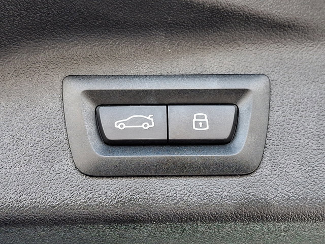 Certified 2025 BMW X7 M60i image 39