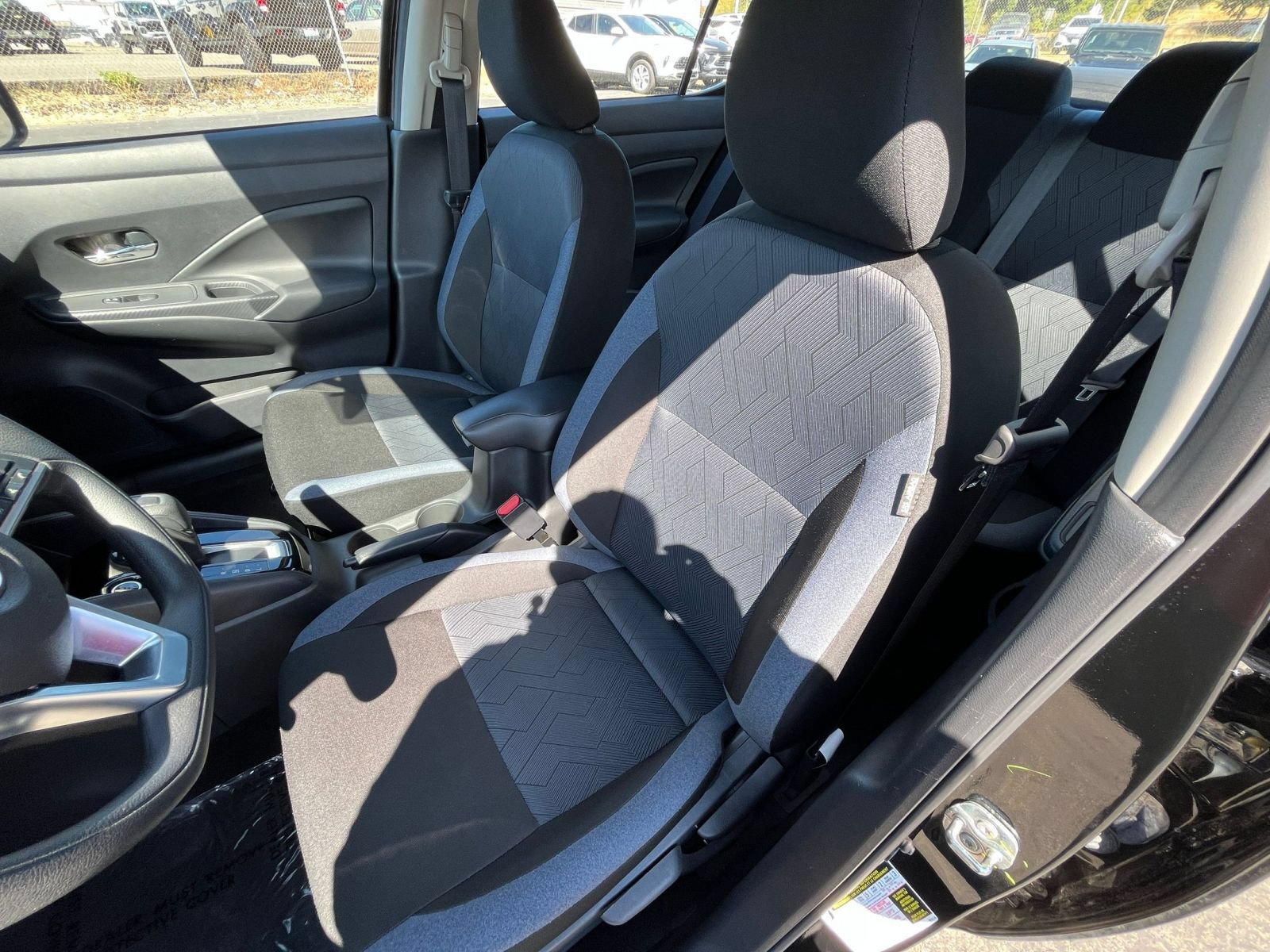 Used 2025 Nissan Versa SV FWD image 31