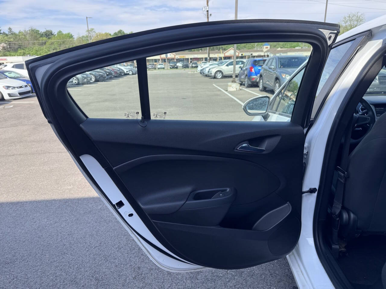 Used 2018 Chevrolet Cruze LS FWD image 13