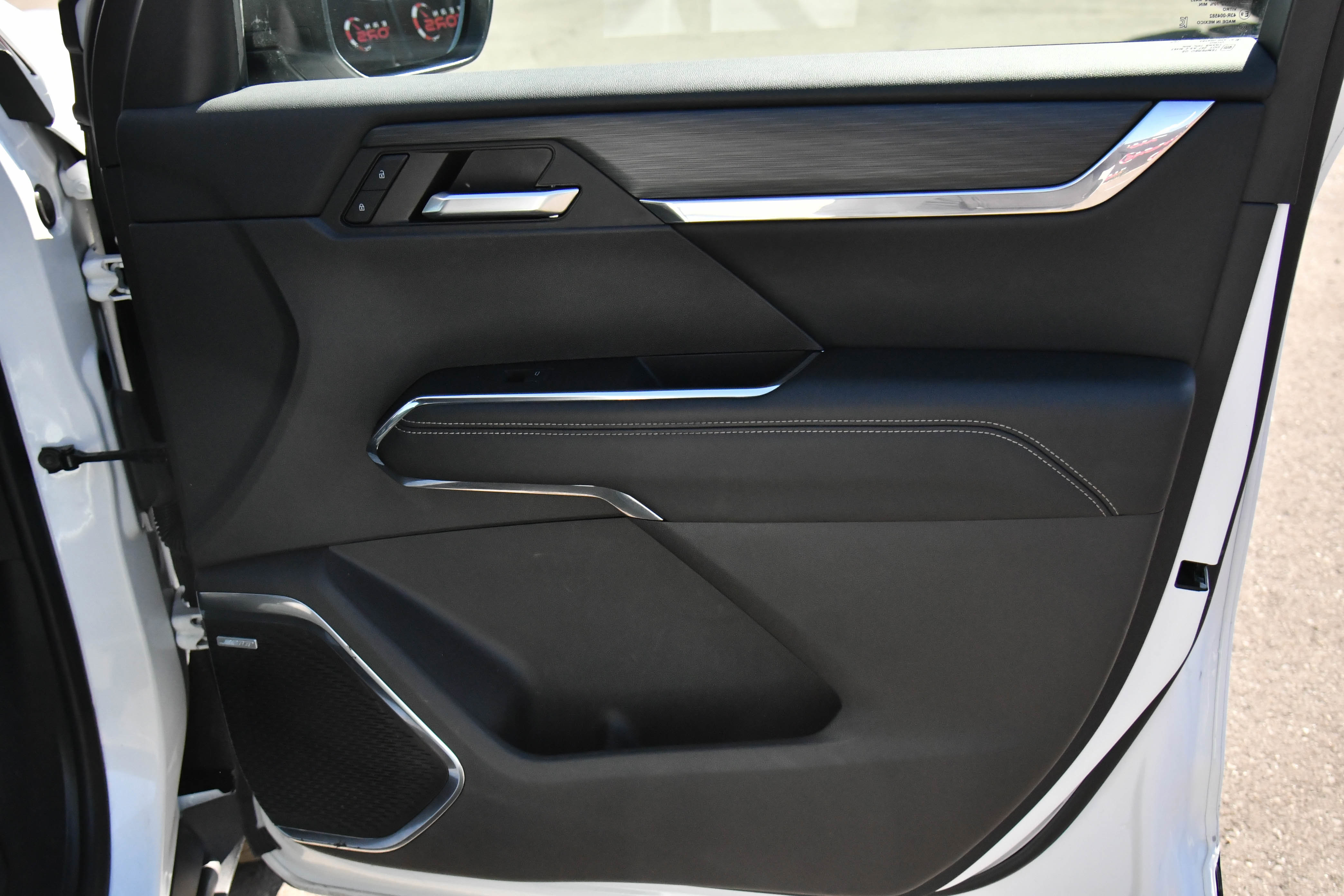 Used 2024 GMC Acadia Elevation image 52