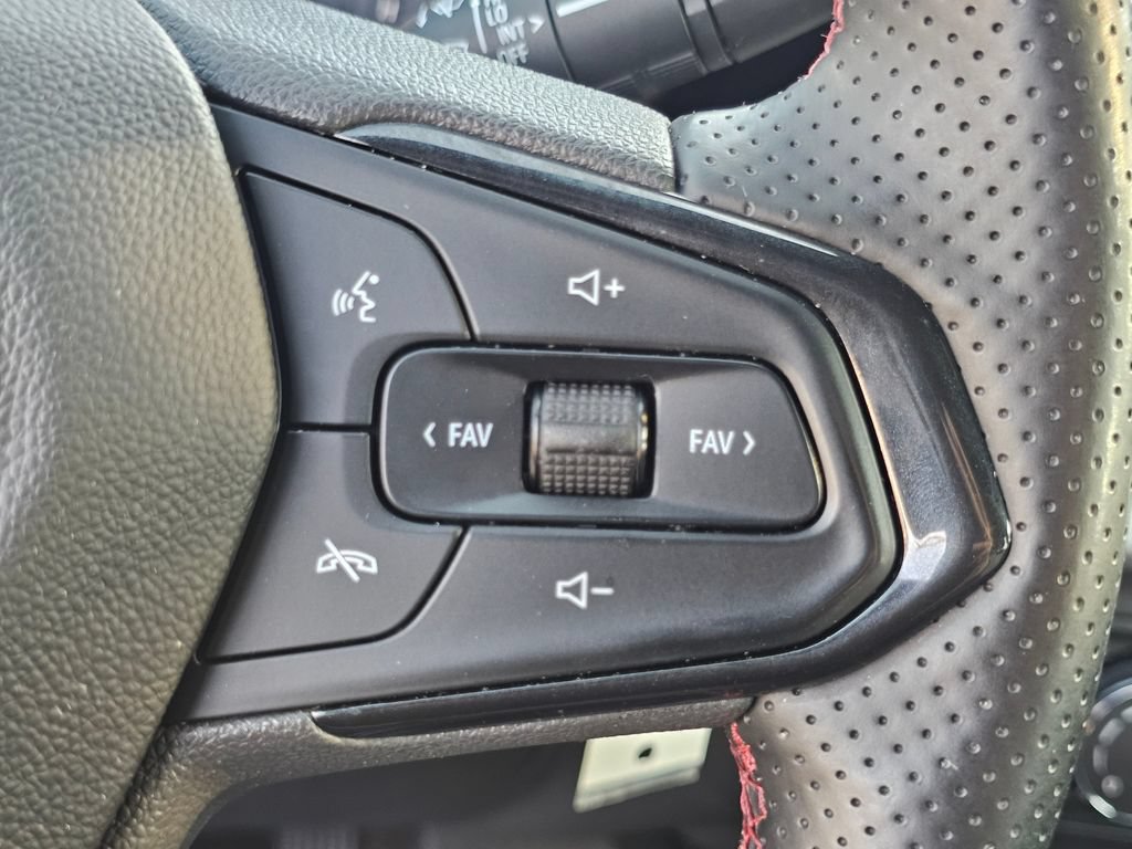 Used 2024 Chevrolet Trax RS w/ Driver Confidence Package FWD image 29