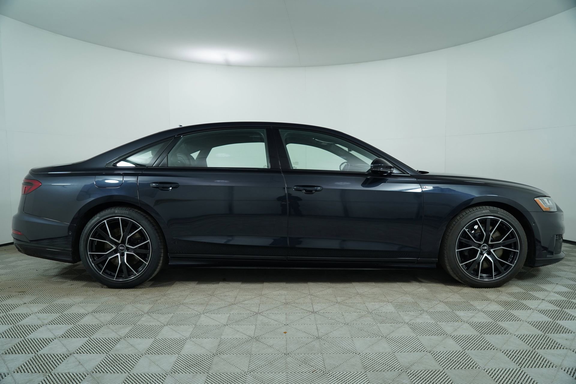 Used 2021 Audi A8 L 4.0T image 12
