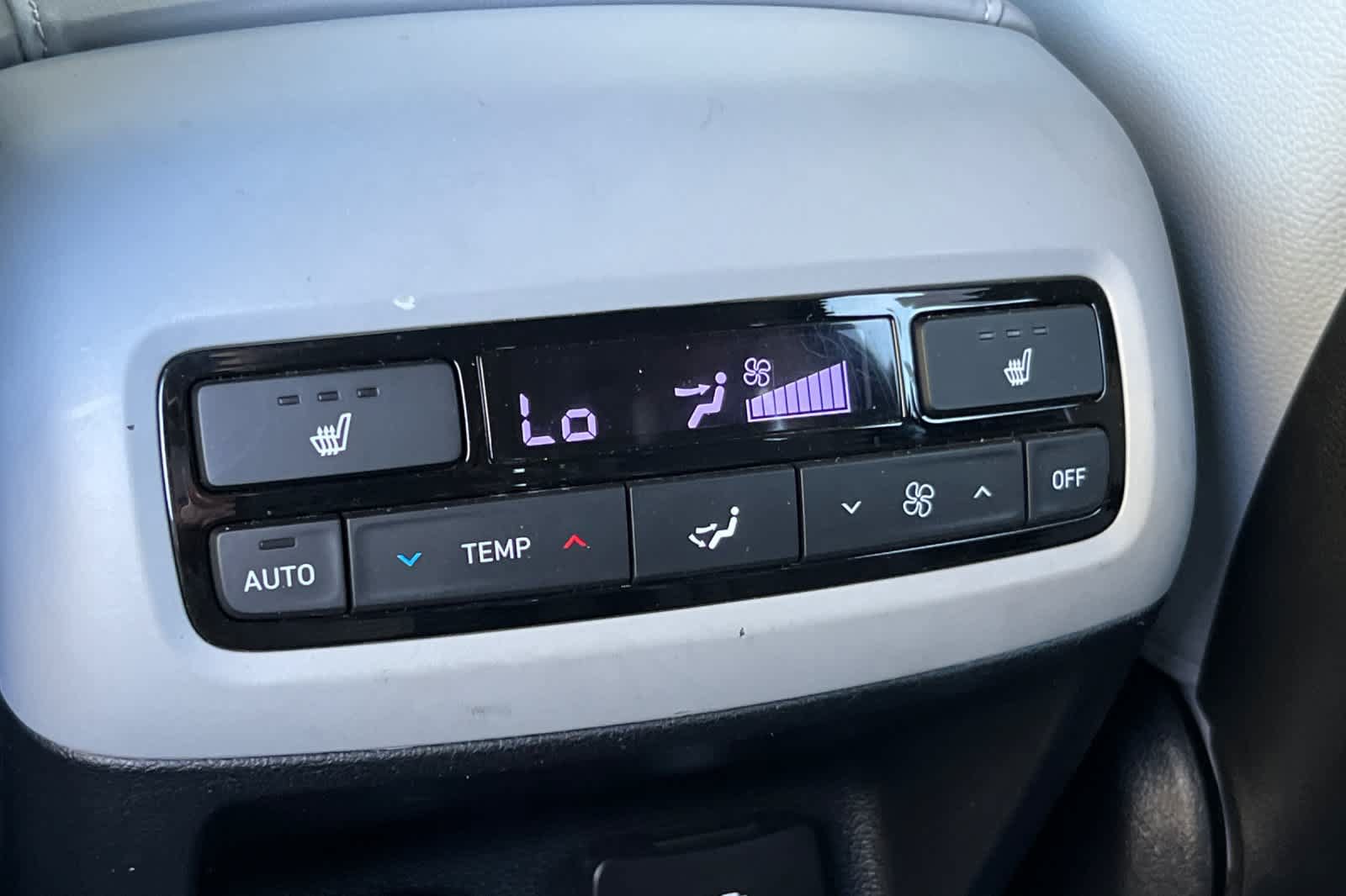 Used 2022 Hyundai Palisade SEL w/ Premium Package FWD image 14