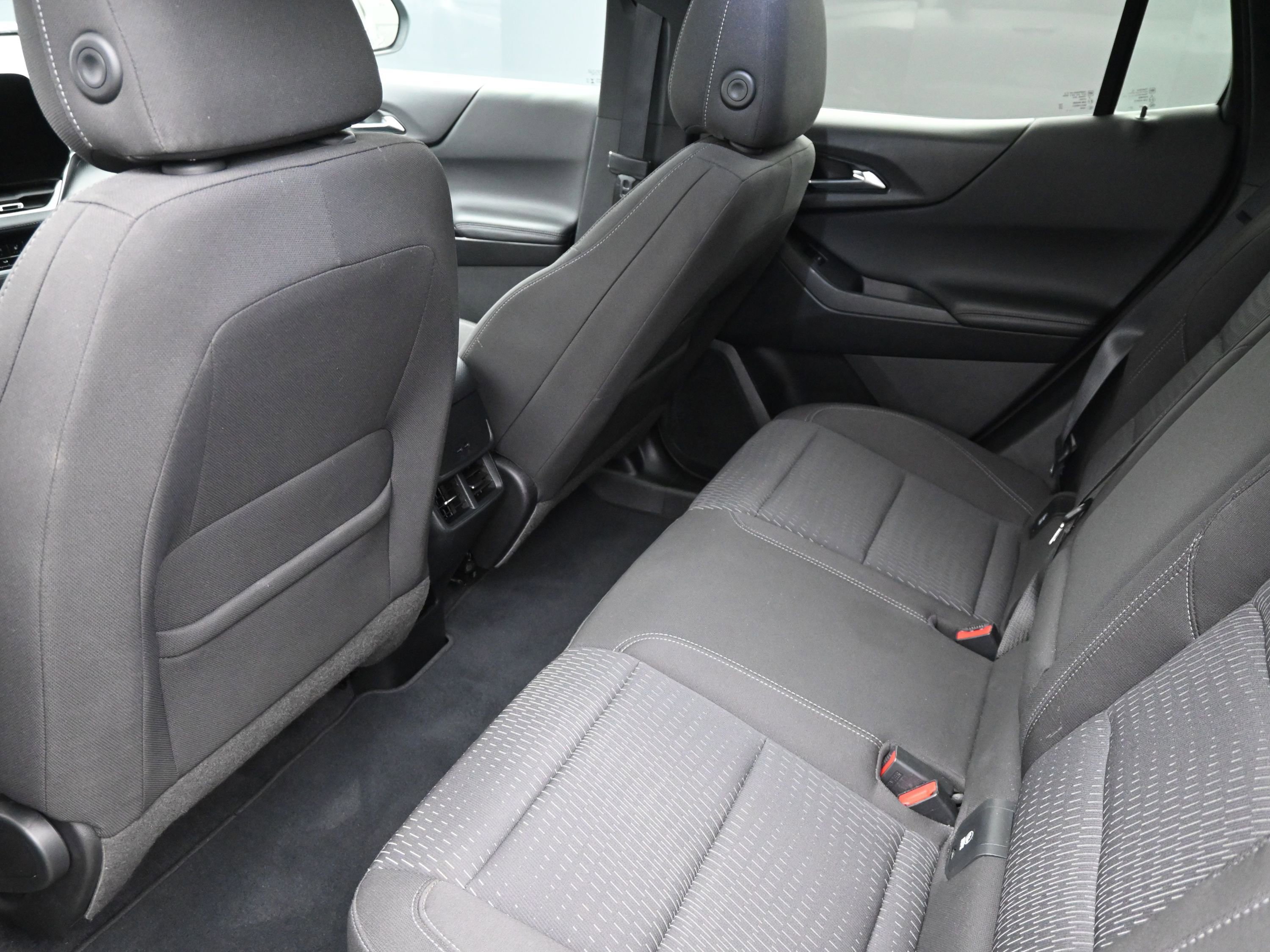 Used 2025 Chevrolet Equinox LT AWD/4WD image 16