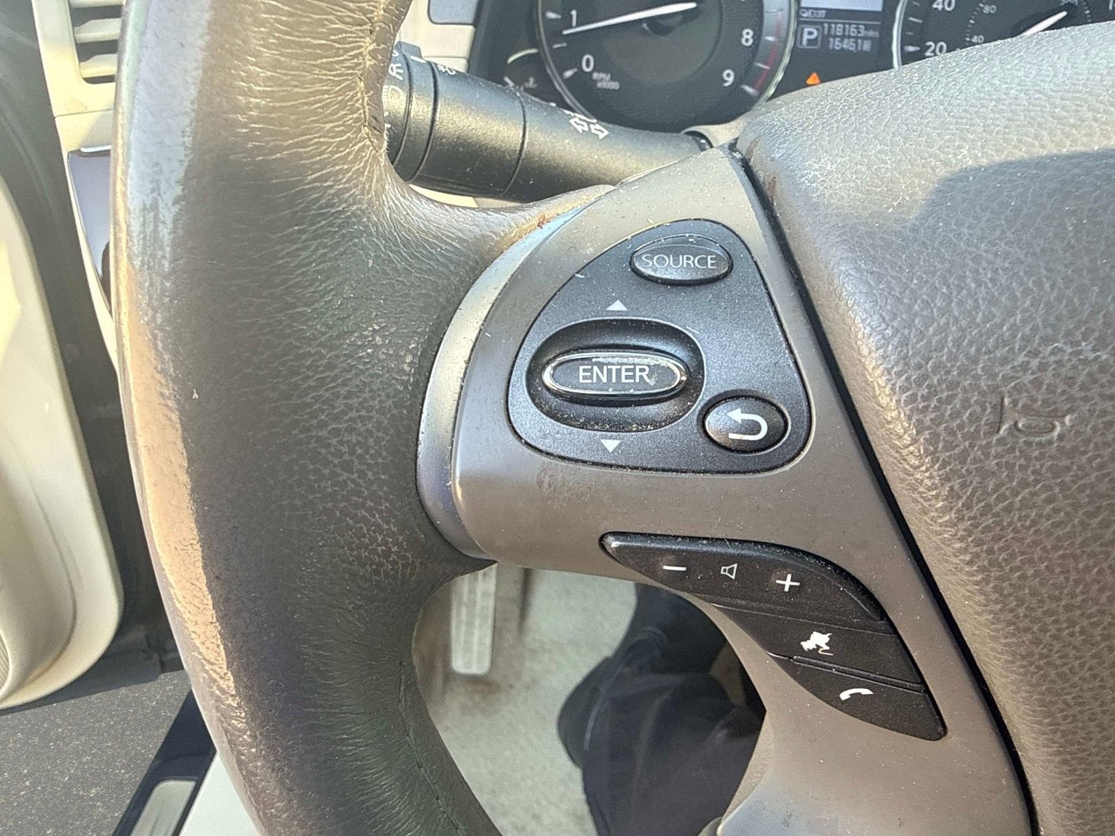 Used 2015 INFINITI Q70 3.7 image 26