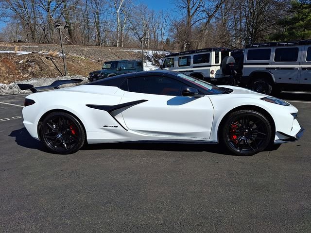 Used 2025 Chevrolet Corvette Z06 w/ Battery Protection Package image 7