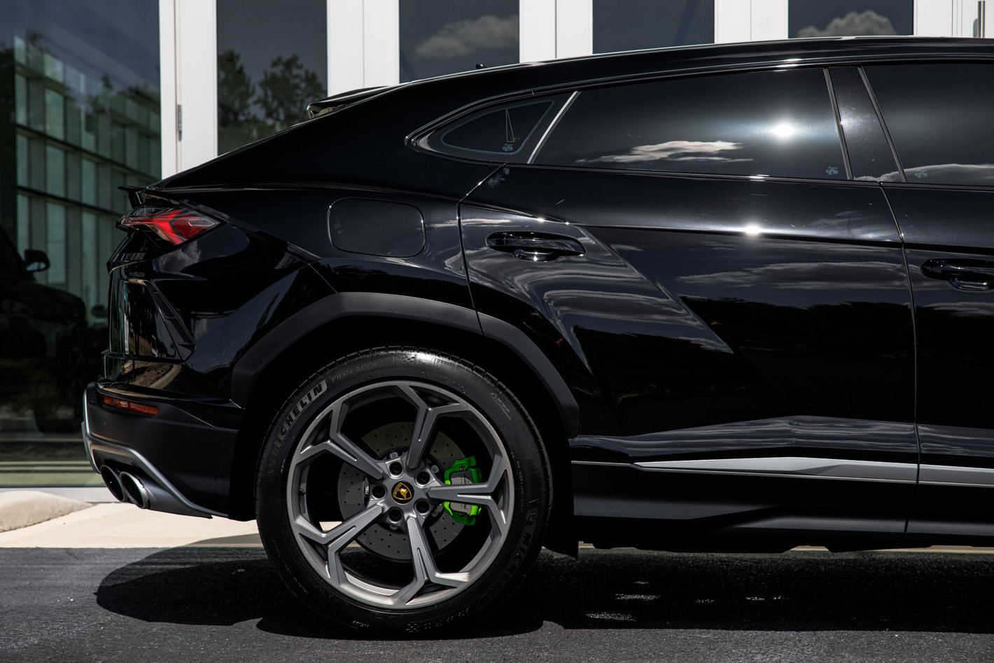 Used 2022 Lamborghini Urus AWD/4WD image 18