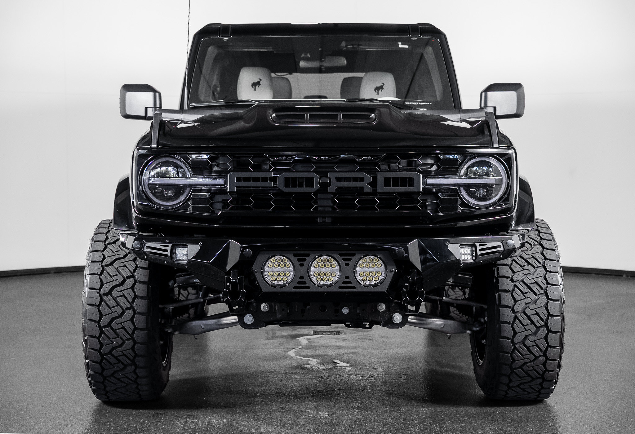 Used 2025 Ford Bronco 2-Door AWD/4WD image 4