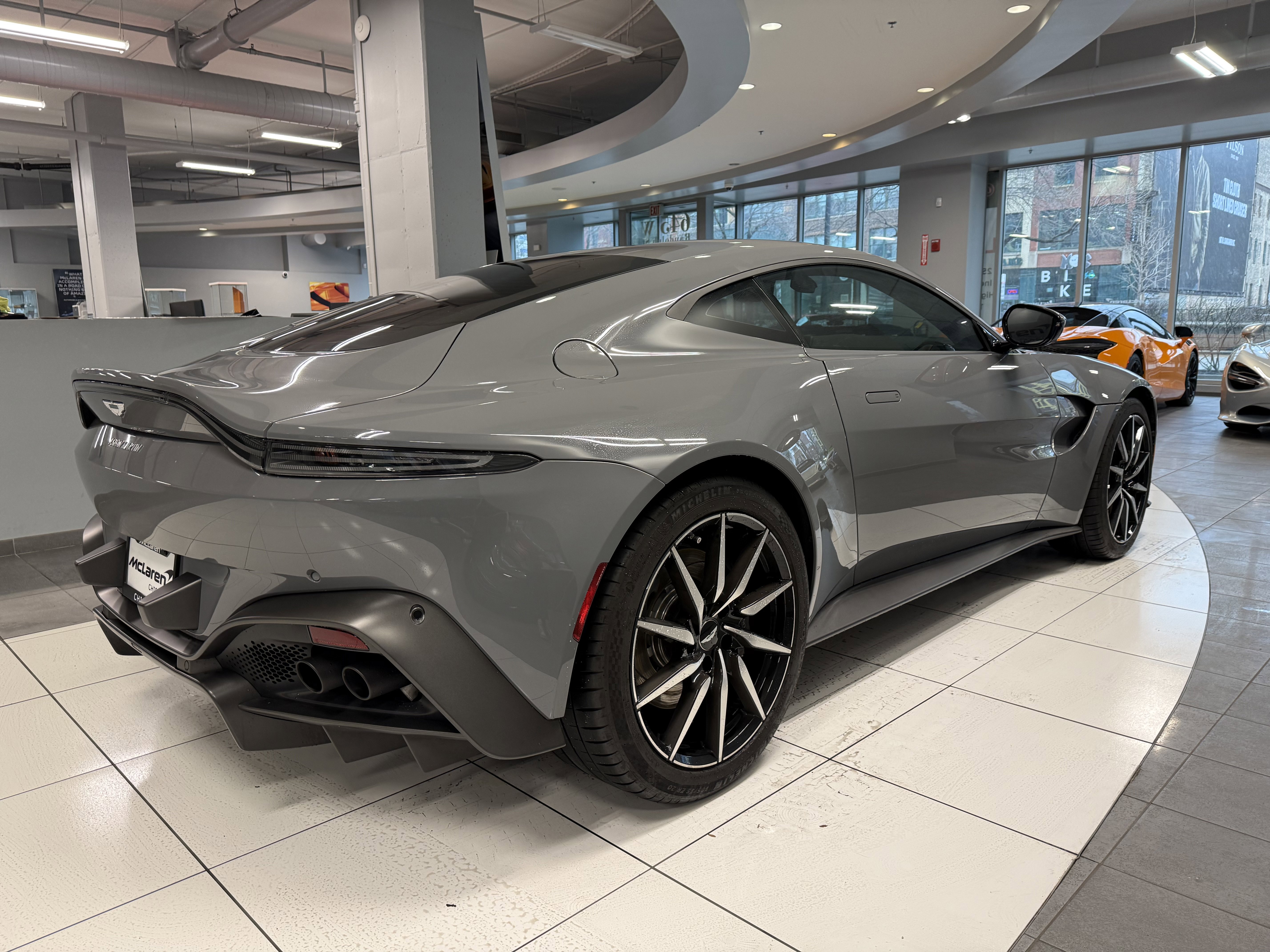 Used 2020 Aston Martin V8 Vantage Coupe image 4