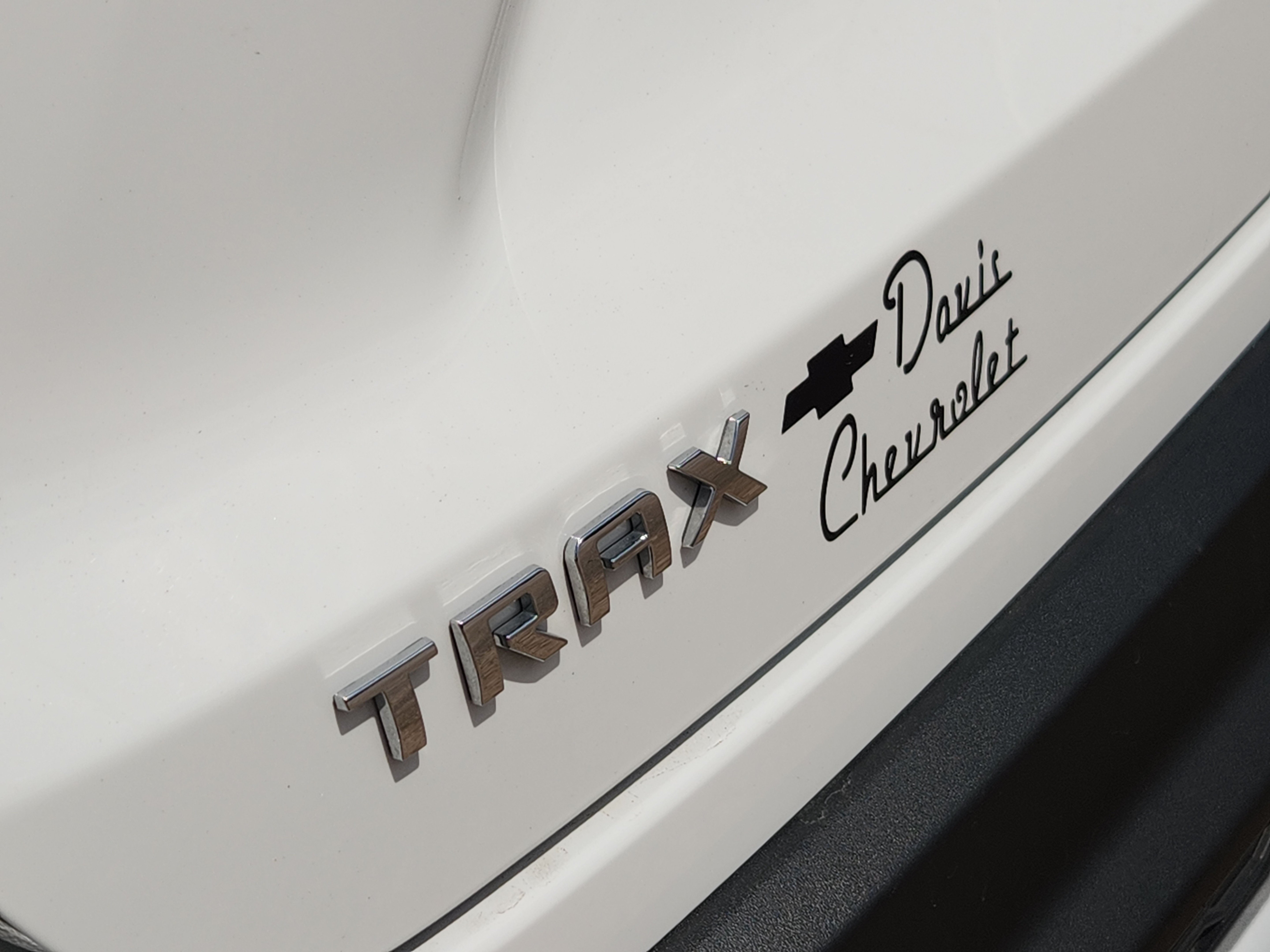 Used 2025 Chevrolet Trax LT FWD image 11