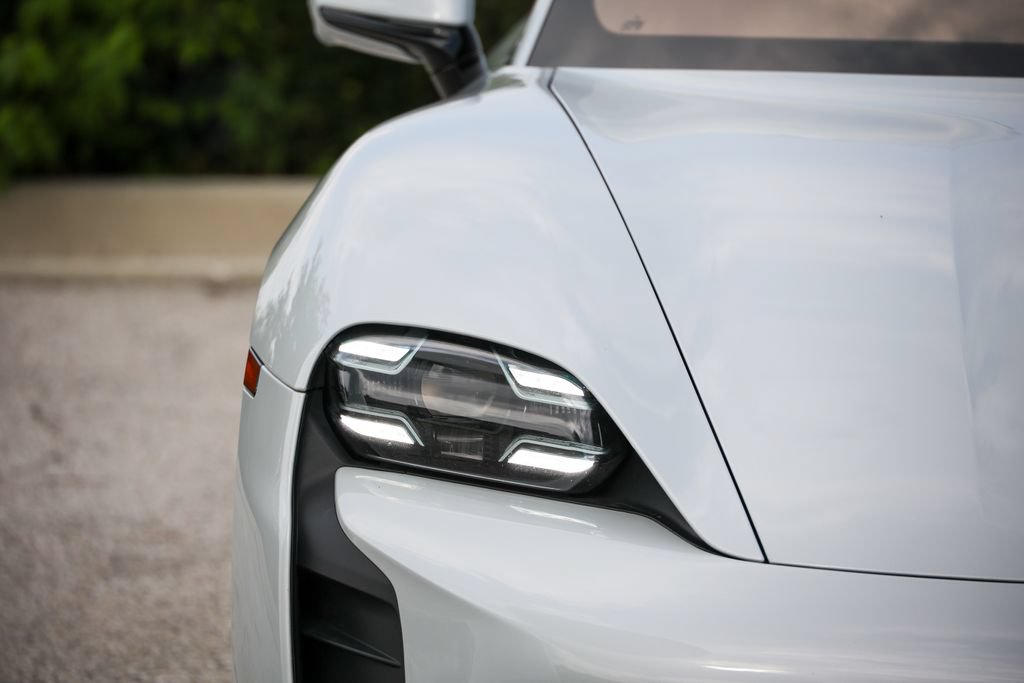 Certified 2021 Porsche Taycan AWD/4WD image 29