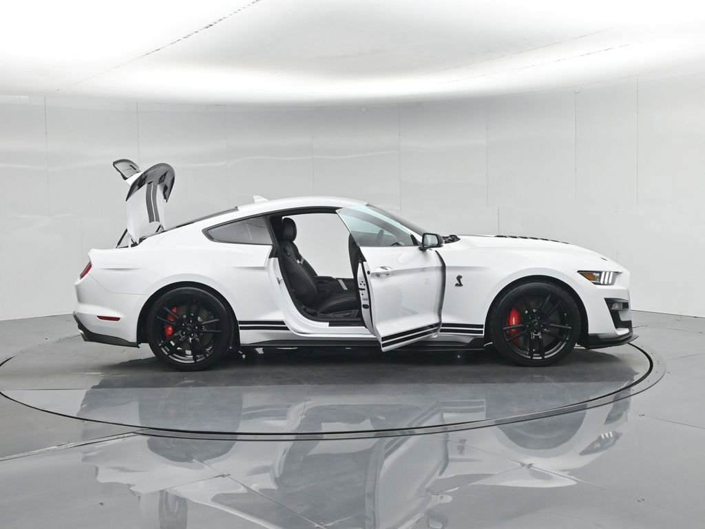 Used 2022 Ford Mustang Shelby GT500 w/ Technology Package RWD image 5