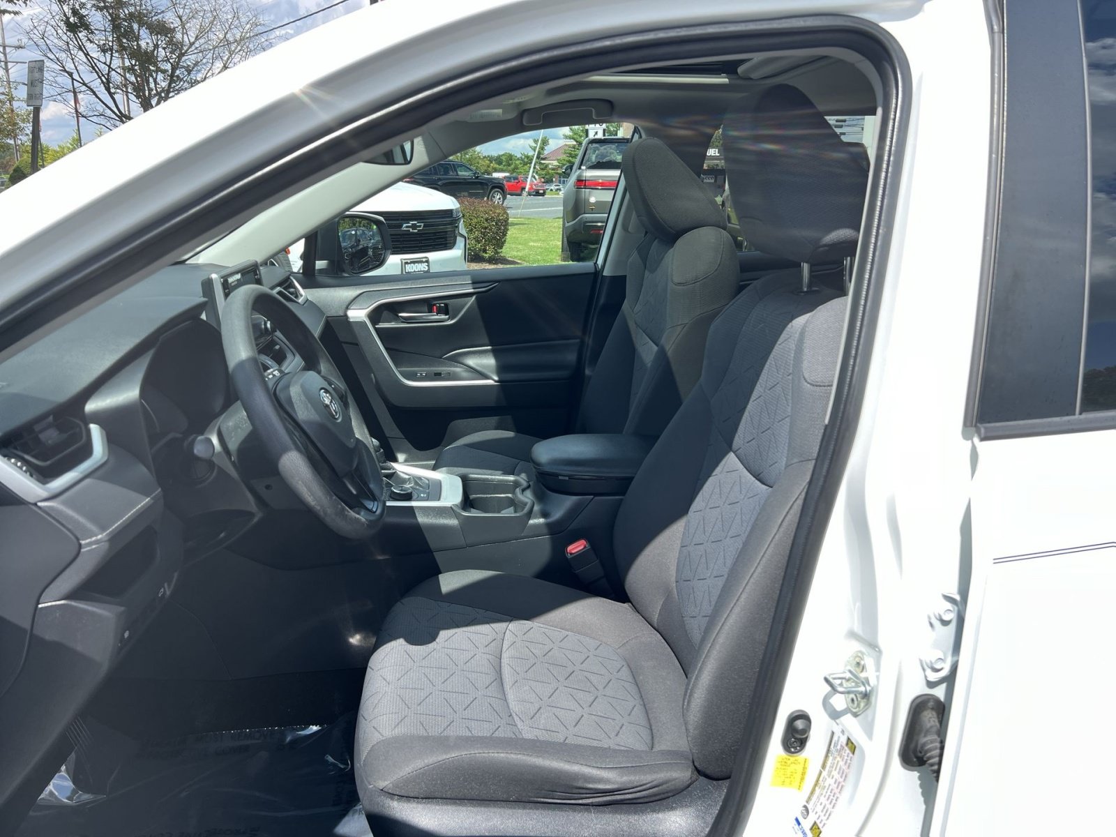 Used 2021 Toyota RAV4 XLE w/ Convenience Package AWD/4WD image 13