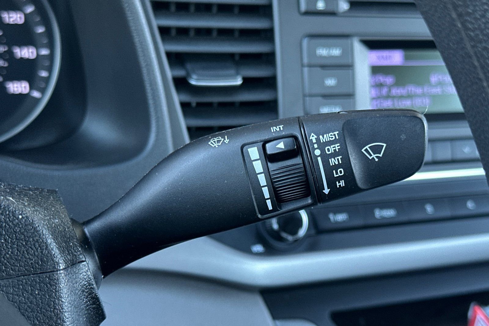 Used 2017 Hyundai Elantra SE w/ Cargo Package image 25