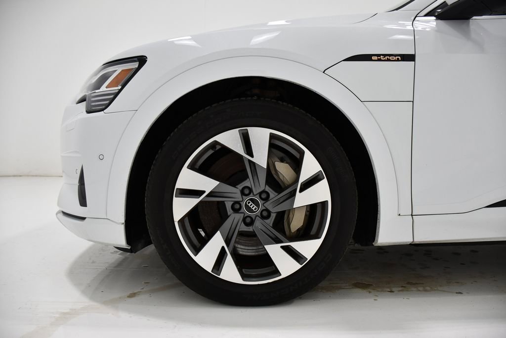 Used 2022 Audi e-tron Premium Plus w/ Premium Plus Package image 8