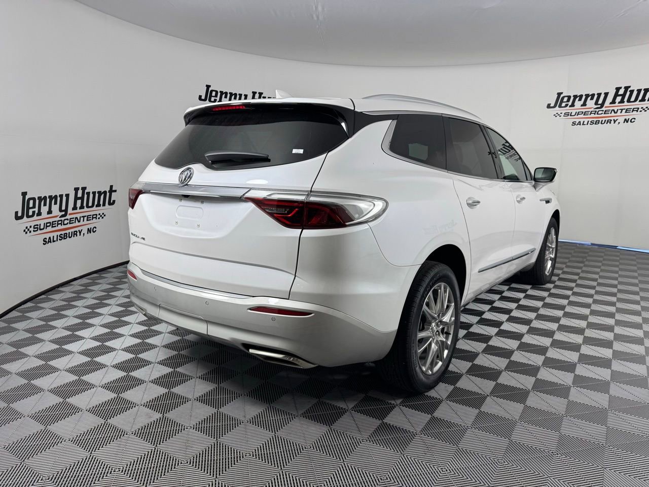 Used 2023 Buick Enclave Essence w/ Experience Buick Package image 9