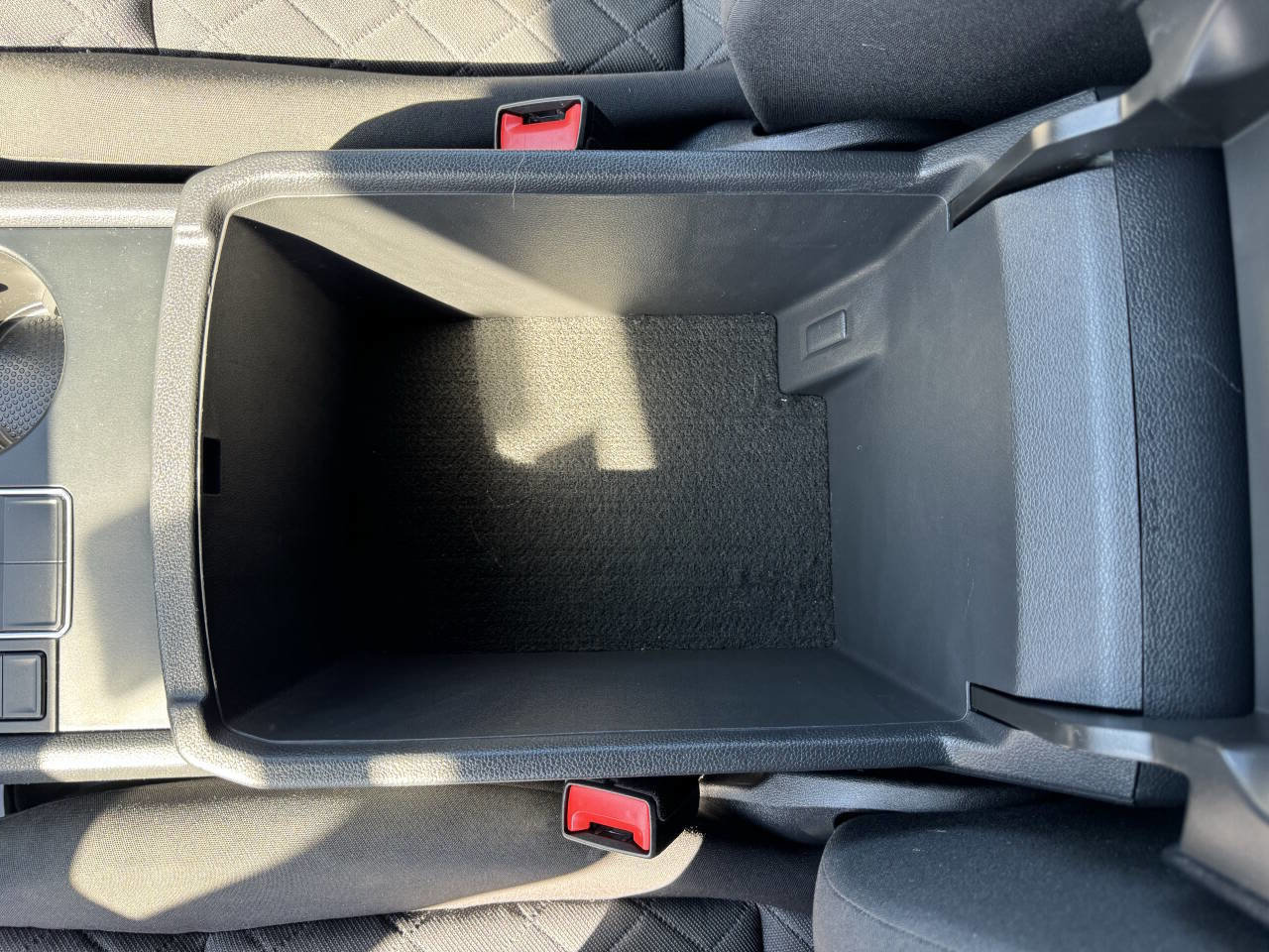 Used 2020 Volkswagen Atlas Cross Sport S image 23