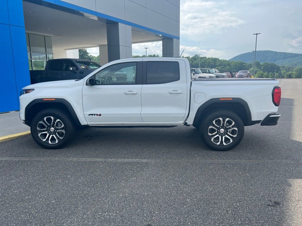 Used 2024 GMC Canyon AT4 w/ AT4 Premium Package AWD/4WD image 16