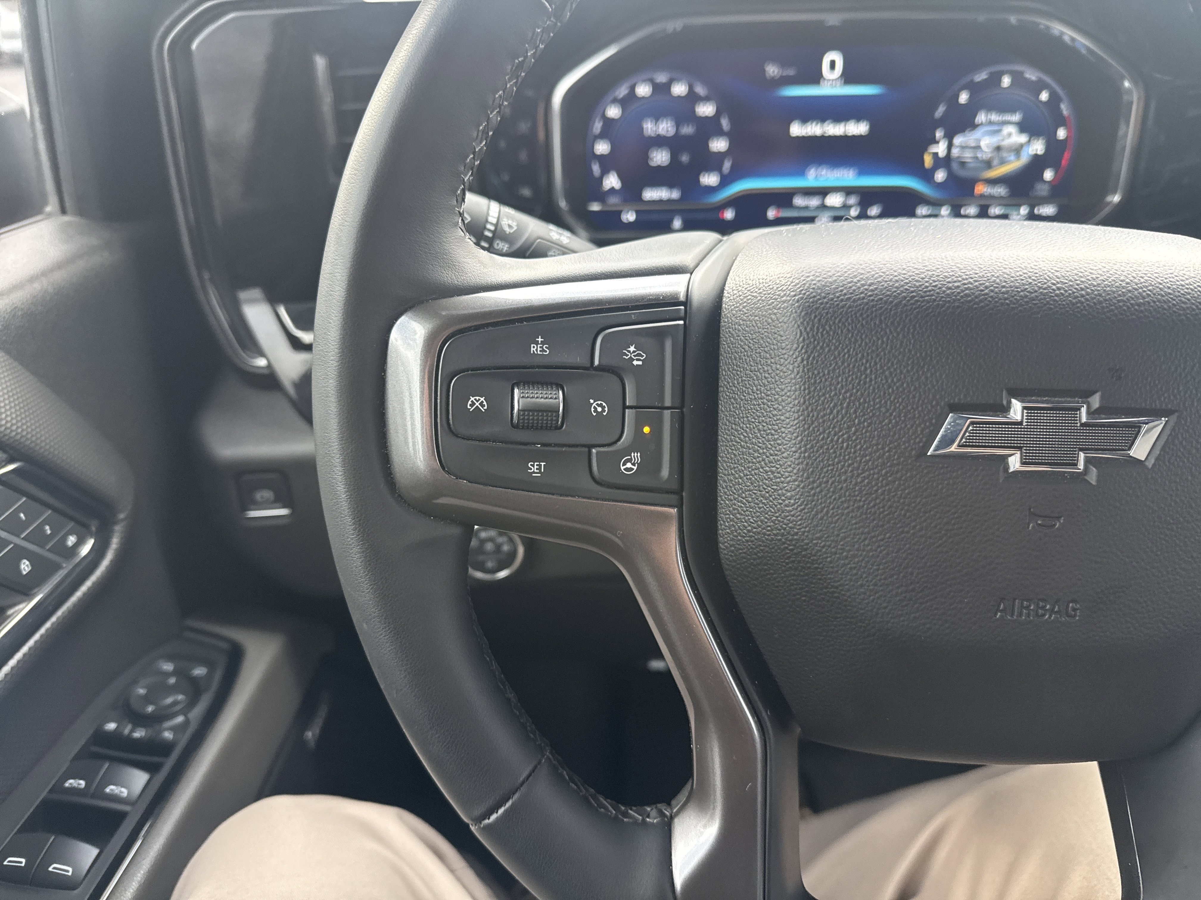 Used 2024 Chevrolet Silverado 2500 ZR2 w/ Technology Package image 18