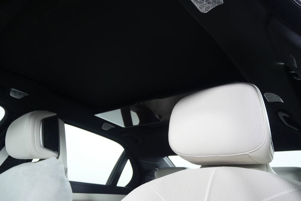 Used 2026 BMW i7 eDrive50 w/ Executive Package image 8