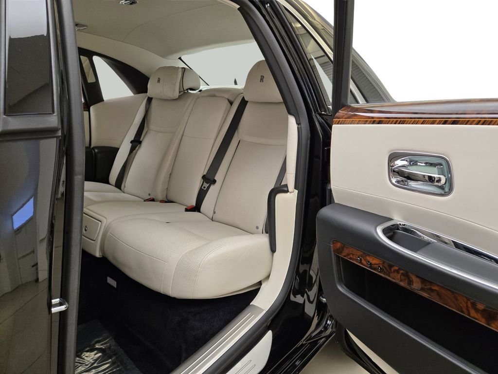 Certified 2017 Rolls-Royce Ghost image 18