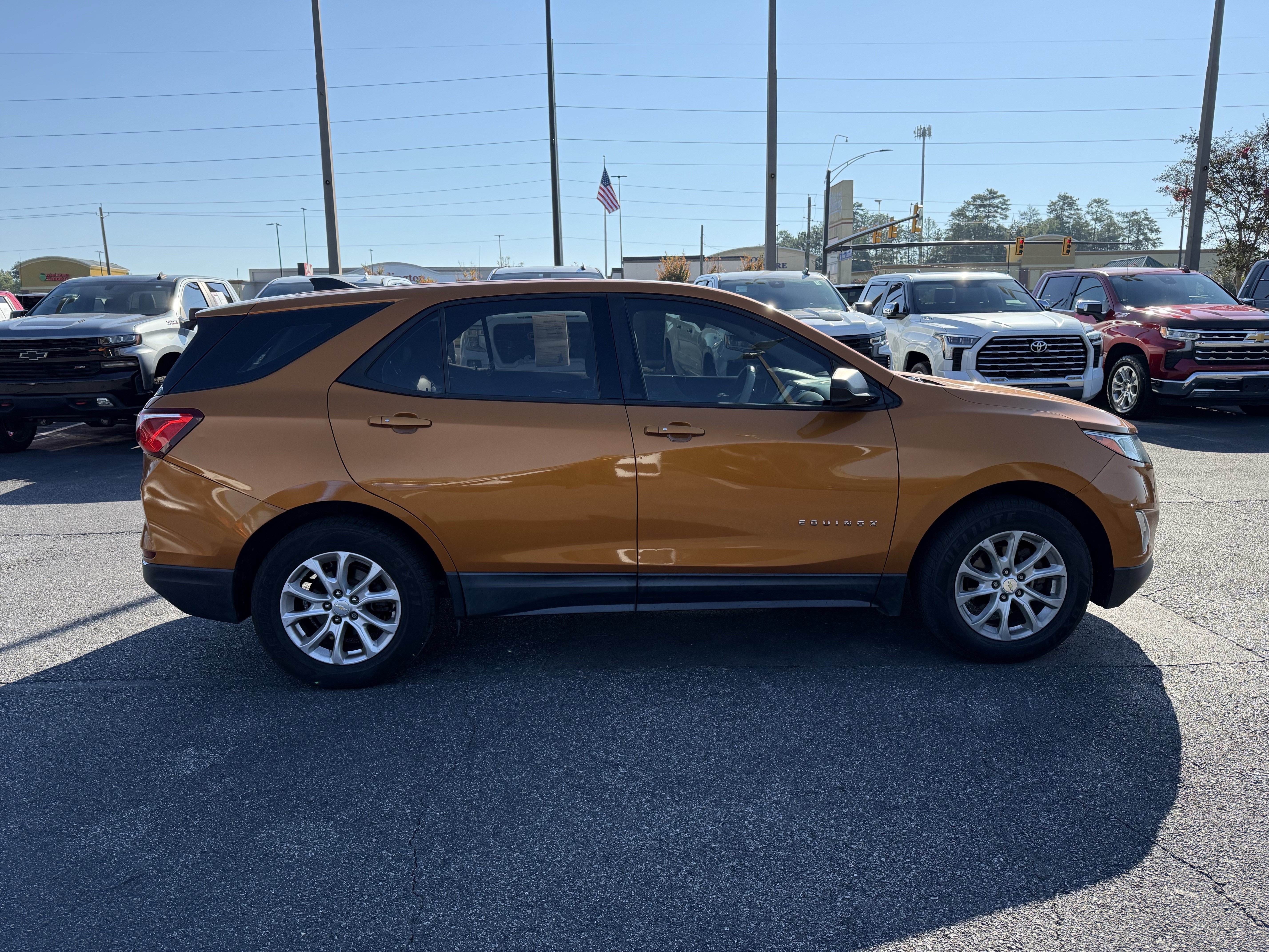 Used 2018 Chevrolet Equinox LS FWD image 12