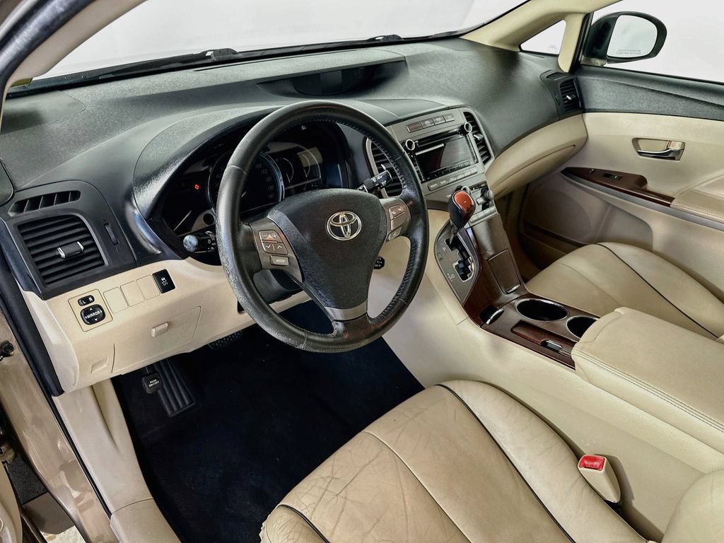 Used 2011 Toyota Venza w/ Leather Pkg FWD image 28