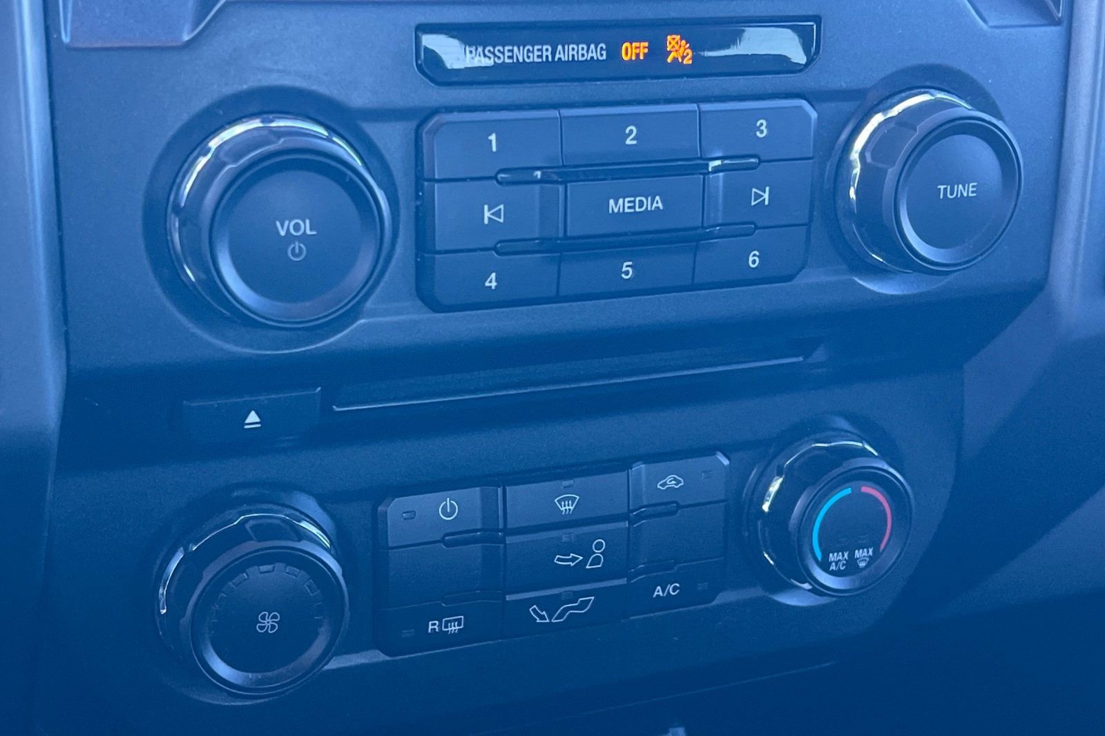 Used 2018 Ford F150 XLT w/ Max Trailer Tow Package image 20