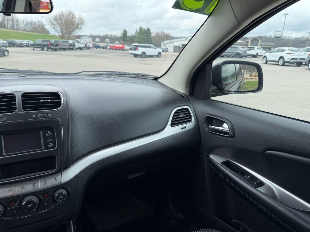 Used 2015 Dodge Journey SXT w/ Flexible Seating Group FWD image 17