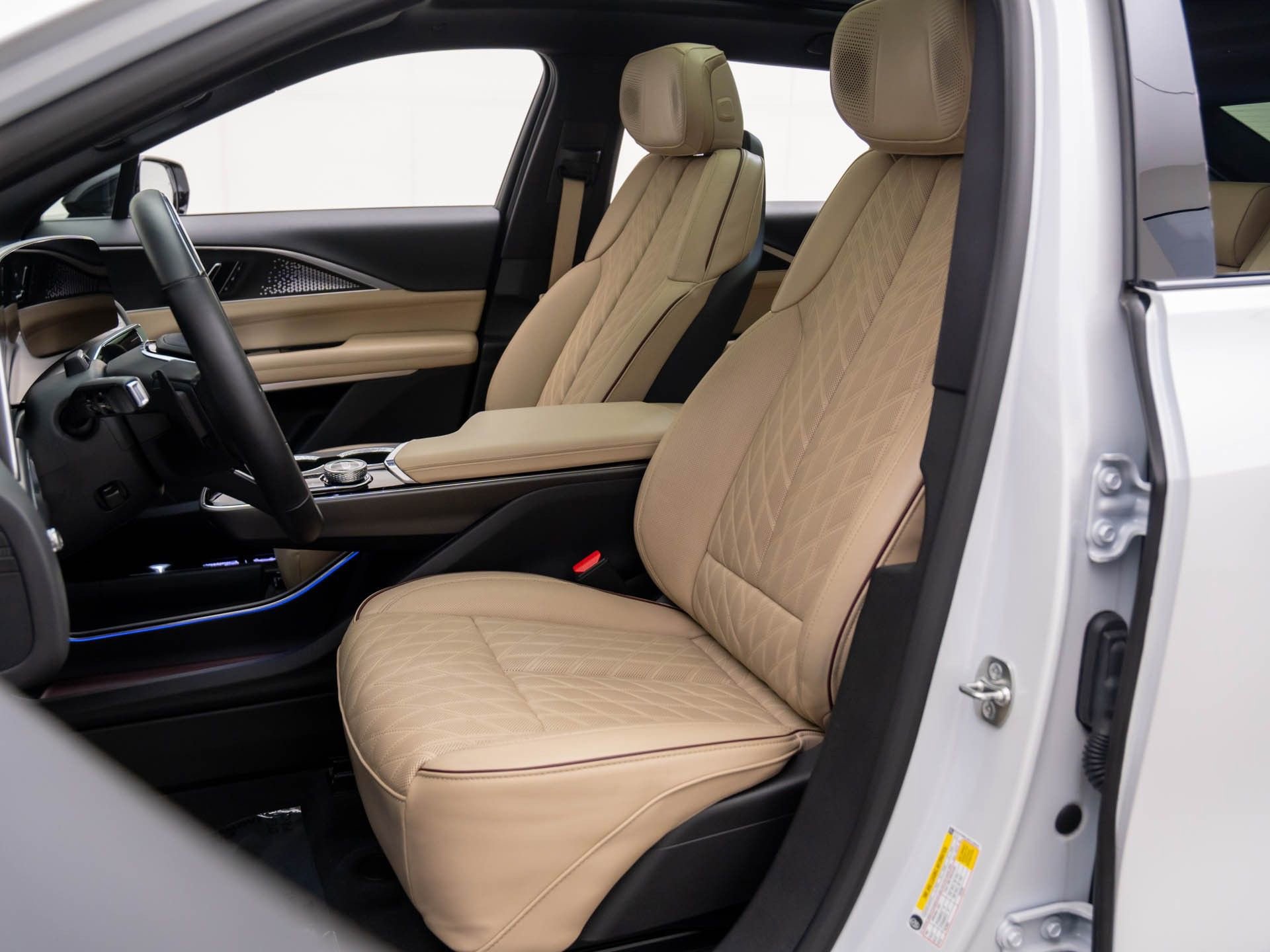 Certified 2024 Cadillac Lyriq Sport w/ Nappa Leather Package image 20