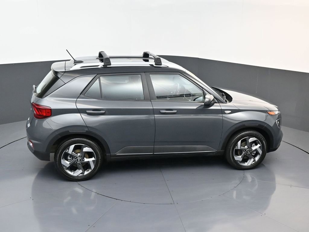 Used 2025 Hyundai Venue Limited image 15